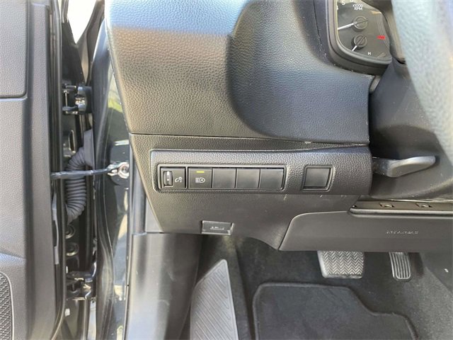 Used 2022 Toyota Corolla LE image 21