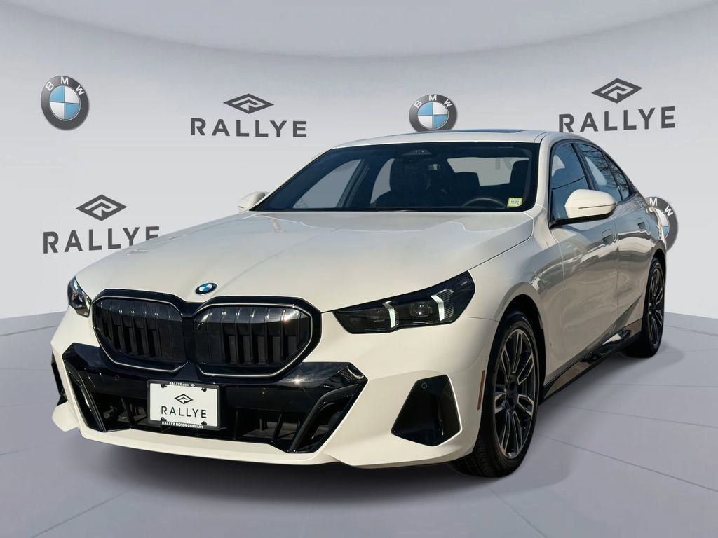 Certified 2025 BMW 530i xDrive w/ M Sport Package AWD/4WD image 4