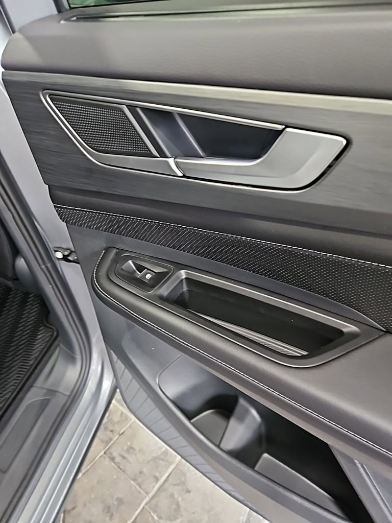 New 2026 Volkswagen Atlas Cross Sport SE image 16