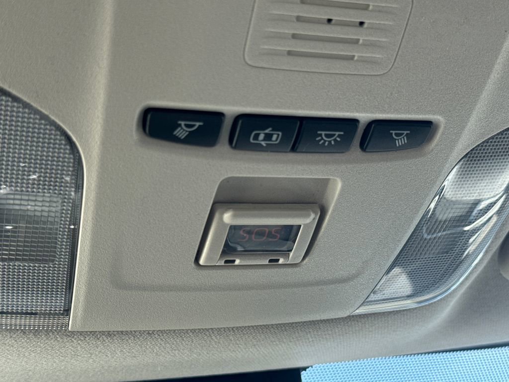Used 2020 Toyota Corolla LE FWD image 29