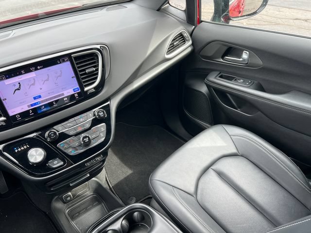 Used 2025 Chrysler Pacifica Select FWD image 35