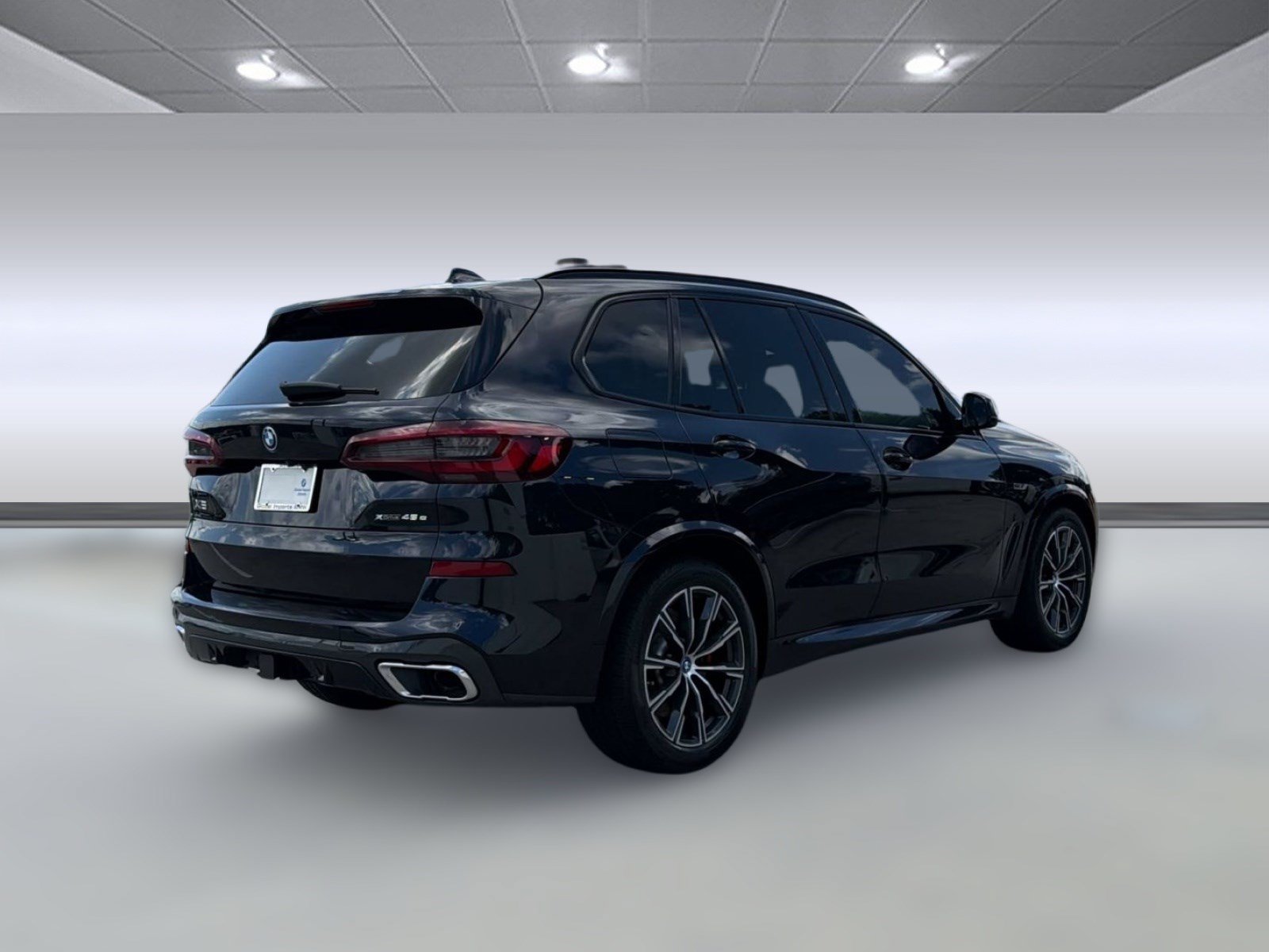 Used 2022 BMW X5 xDrive45e w/ M Sport Package AWD/4WD image 8