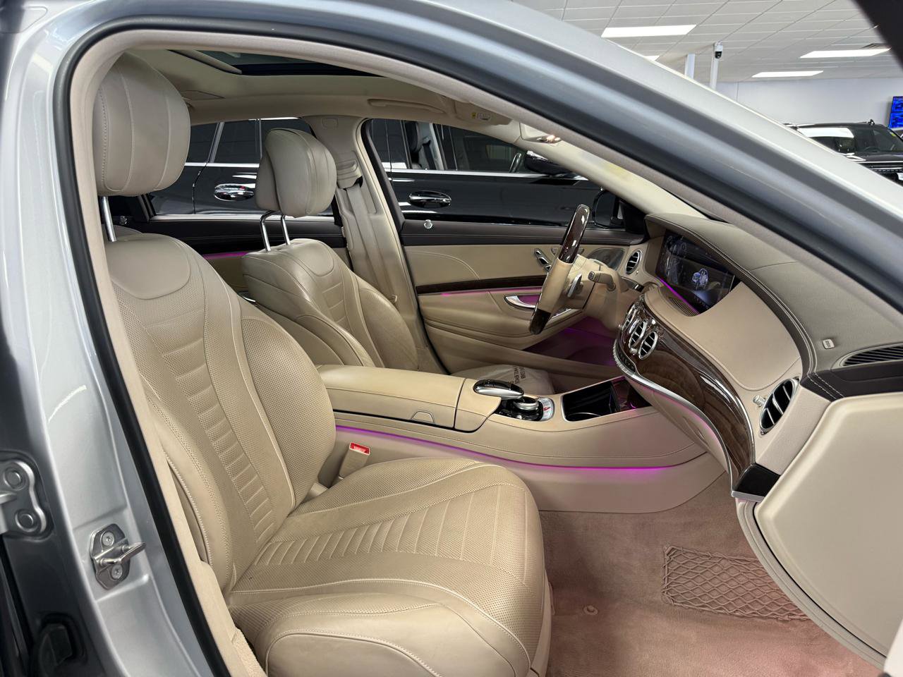 Used 2019 Mercedes-Benz S 560 Sedan image 21