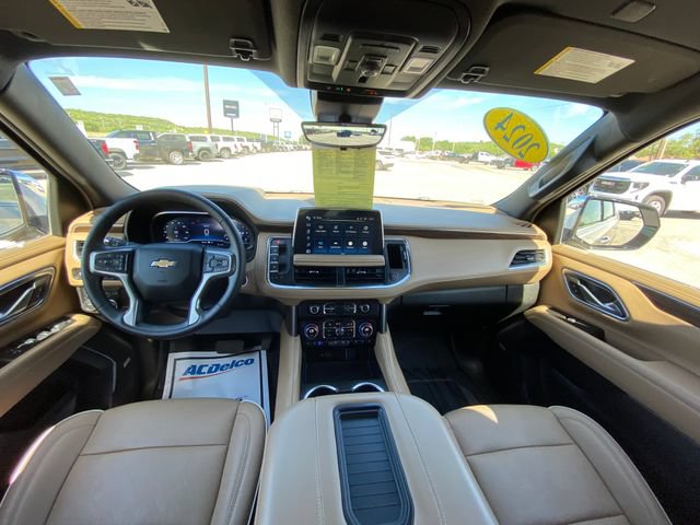 Used 2024 Chevrolet Suburban Premier AWD/4WD image 15