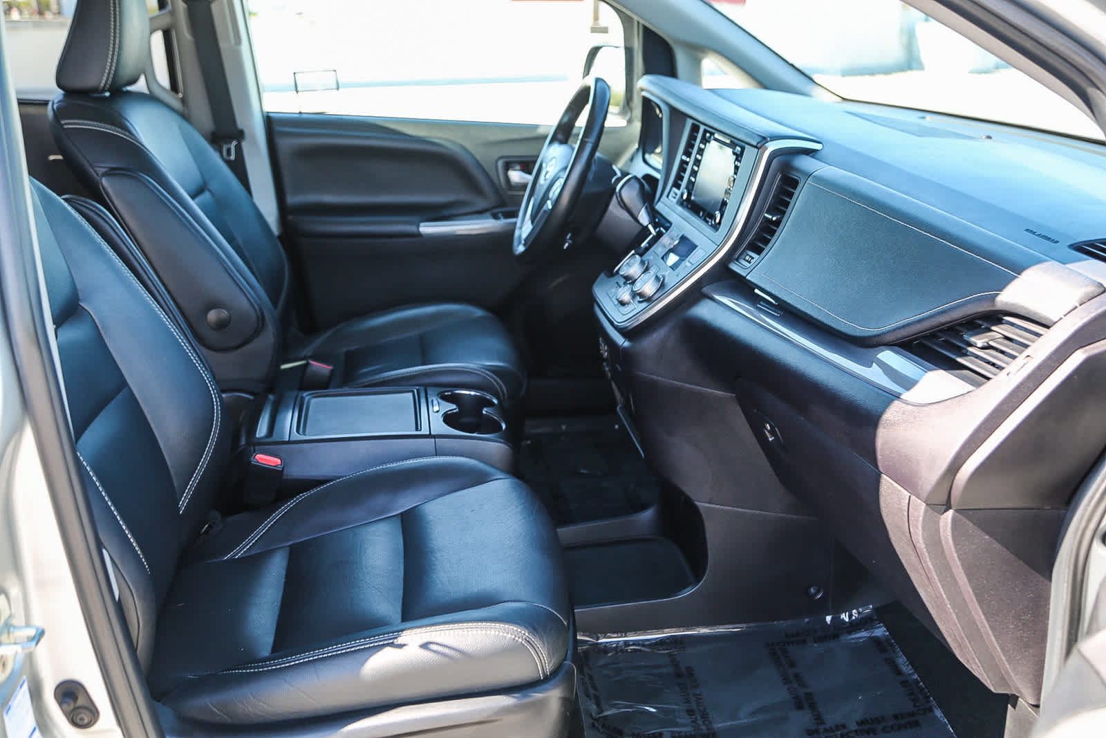 Certified 2019 Toyota Sienna SE w/ SE Preferred Package AWD/4WD image 16