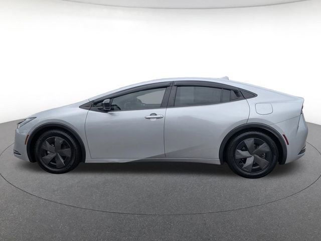 Used 2023 Toyota Prius LE FWD image 2
