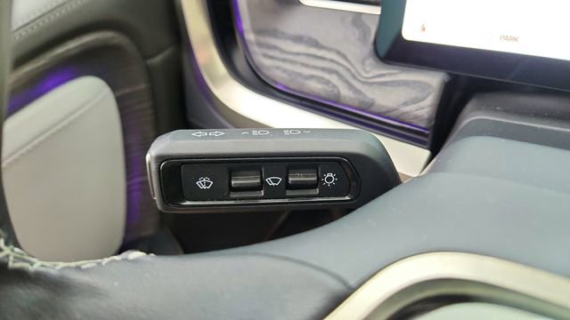 Used 2023 Rivian R1T Adventure image 42