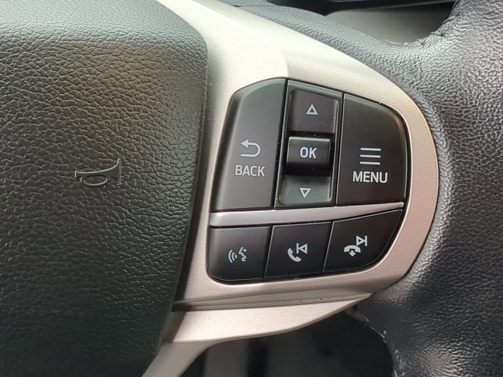 Used 2022 Ford Explorer XLT w/ Equipment Group 202A AWD/4WD image 31