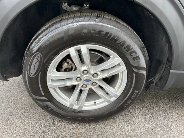 Used 2023 Ford Explorer XLT AWD/4WD image 58
