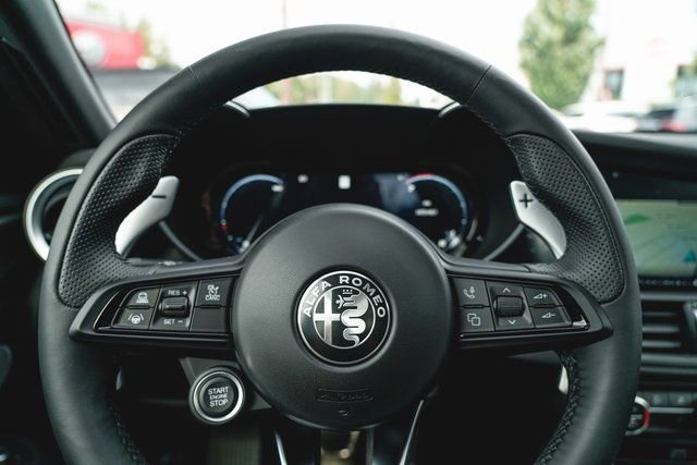 New 2025 Alfa Romeo Giulia AWD image 22