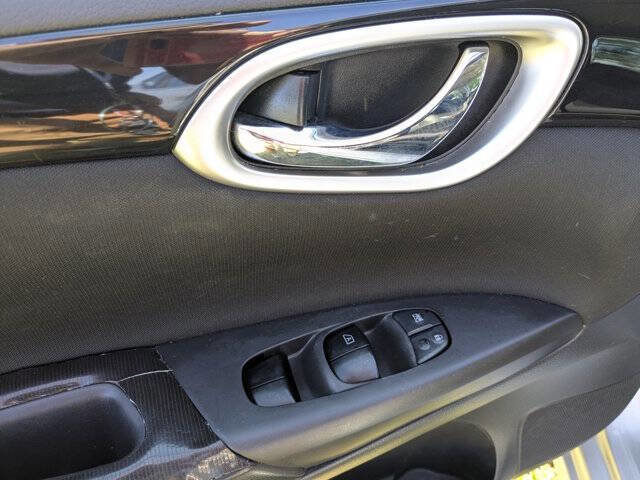 Used 2019 Nissan Sentra SV FWD image 13