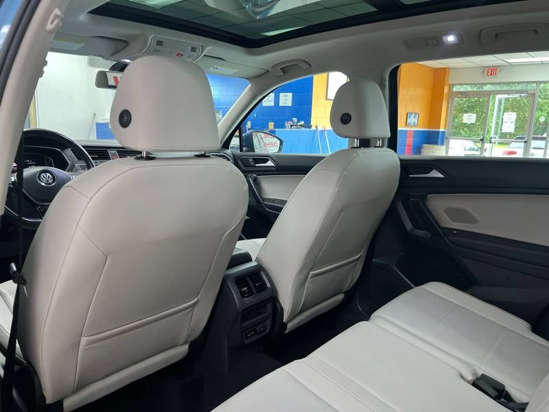 Used 2019 Volkswagen Tiguan SEL AWD/4WD image 17