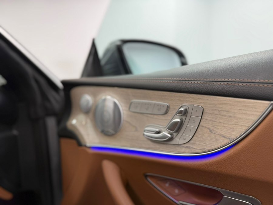 Used 2019 Mercedes-Benz E 450 4MATIC Cabriolet image 60