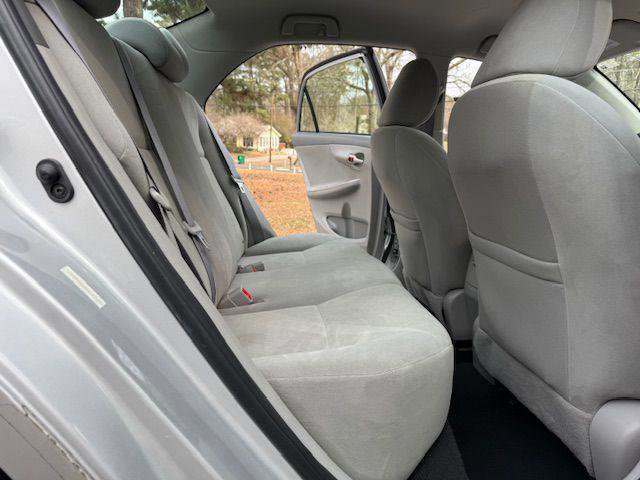 Used 2010 Toyota Corolla image 31