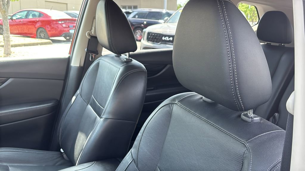 Used 2017 Nissan Rogue SL FWD image 25