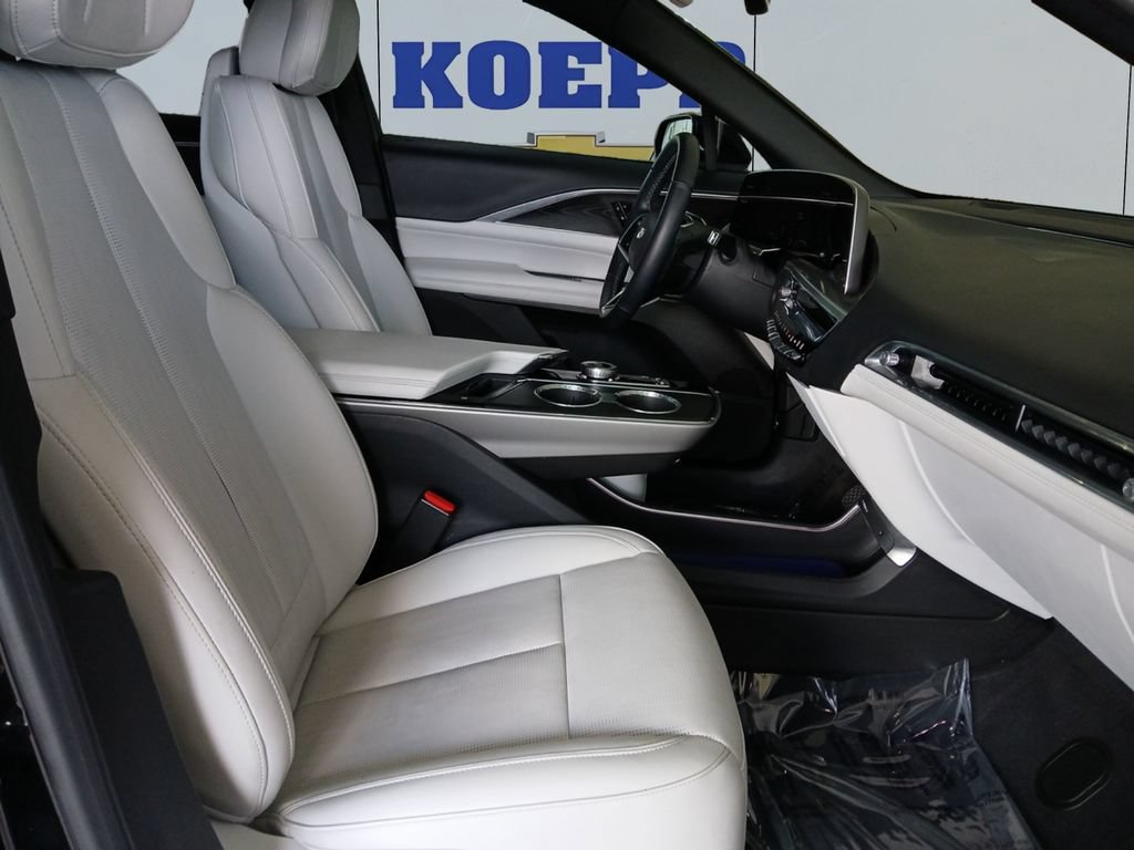 Used 2024 Cadillac Lyriq Sport w/ LPO, Floor Liner Package RWD image 17