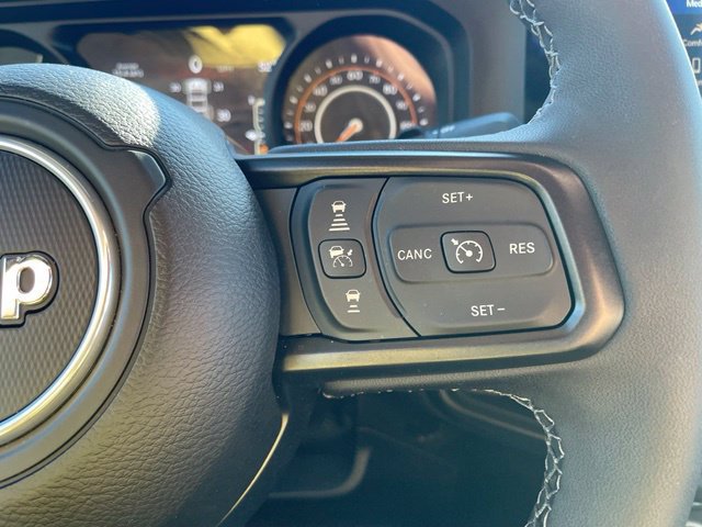 Used 2025 Jeep Wrangler Unlimited Rubicon w/ Convenience Group AWD/4WD image 19