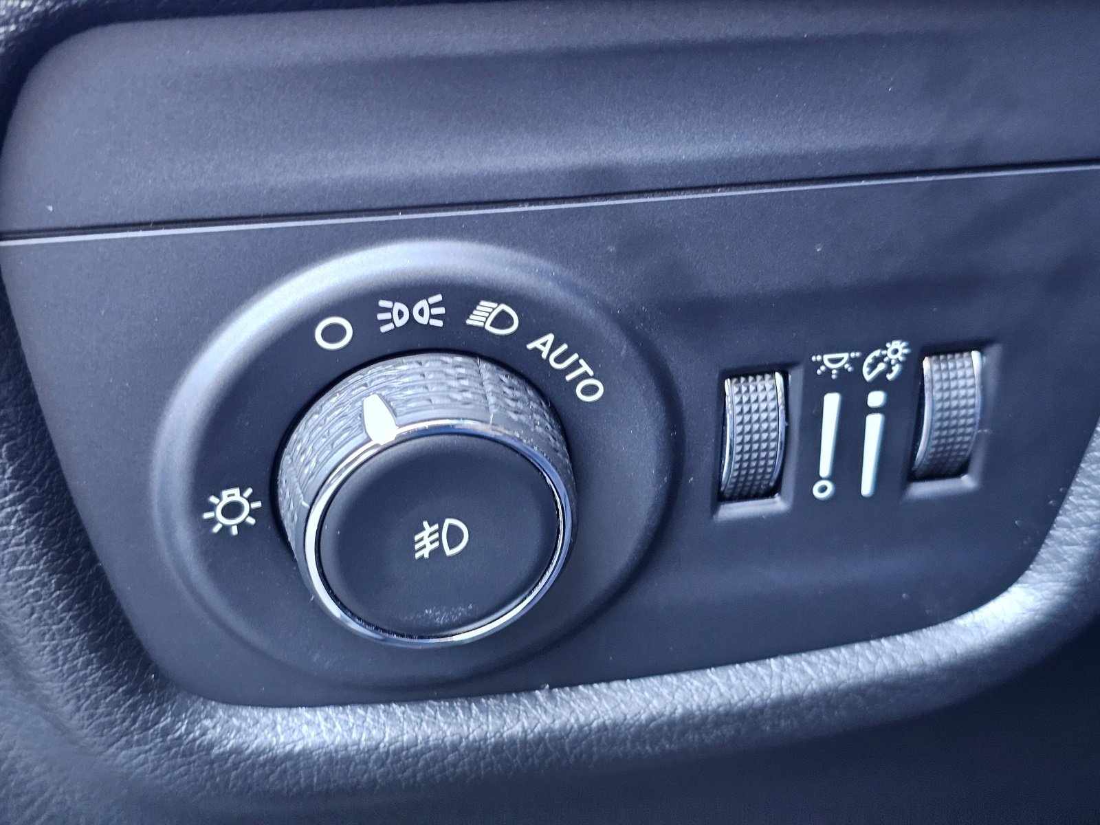 Used 2023 Jeep Grand Cherokee Limited w/ Trailer Tow Prep Group (B) image 18