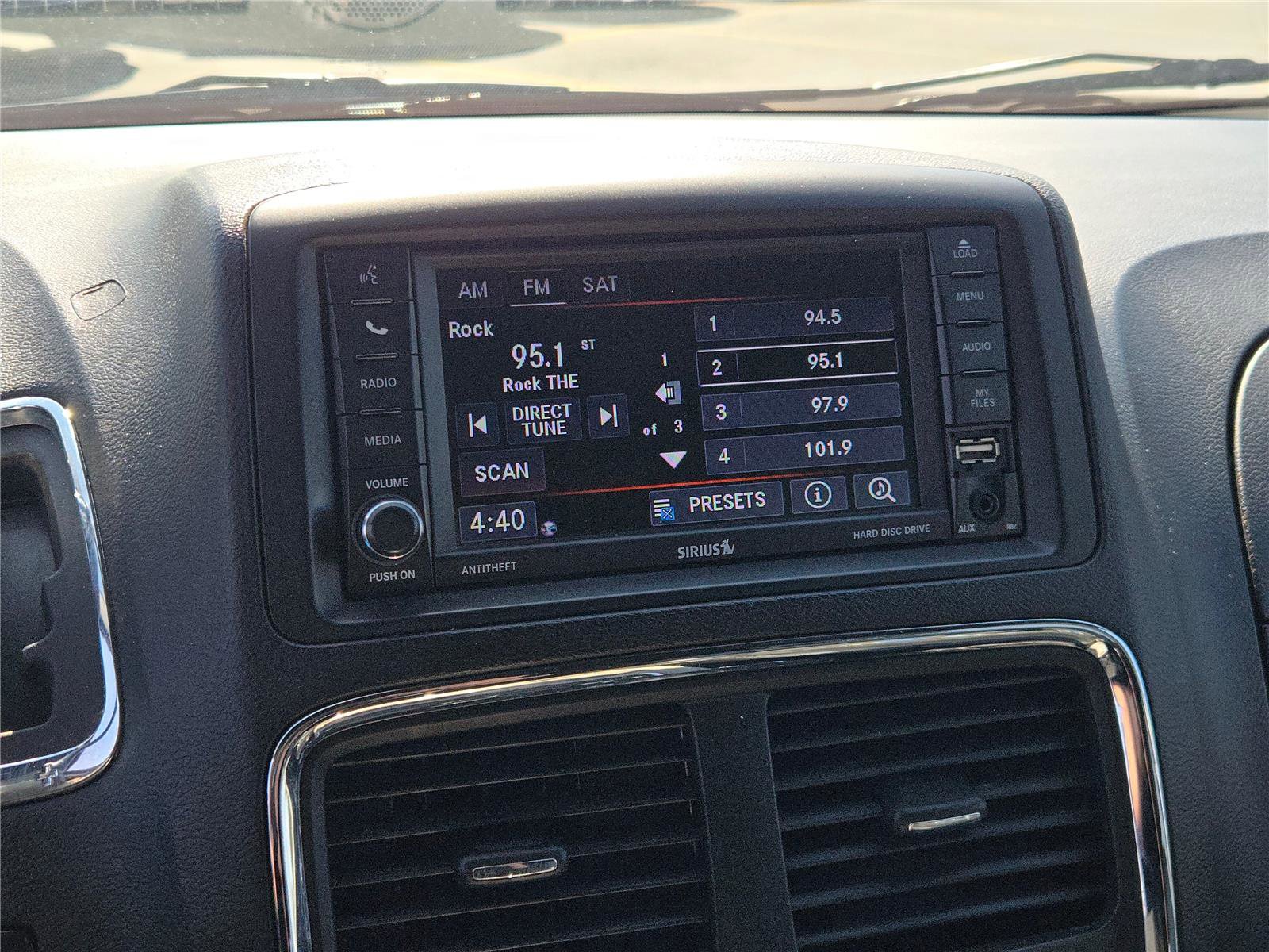 Certified 2019 Dodge Grand Caravan SXT image 30