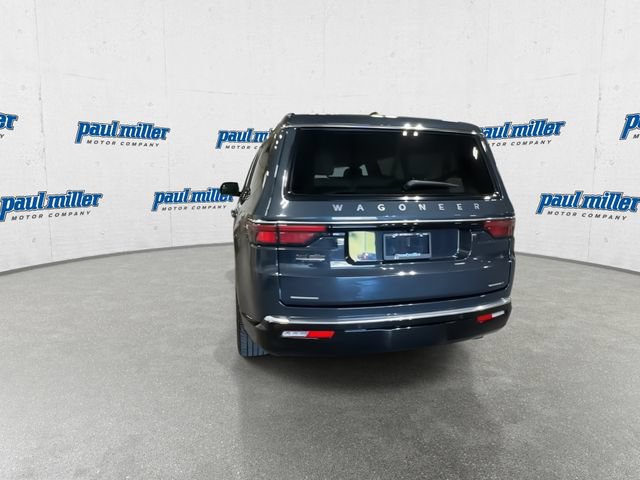 Used 2023 Jeep Wagoneer Series III w/ Premium Group I AWD/4WD image 9