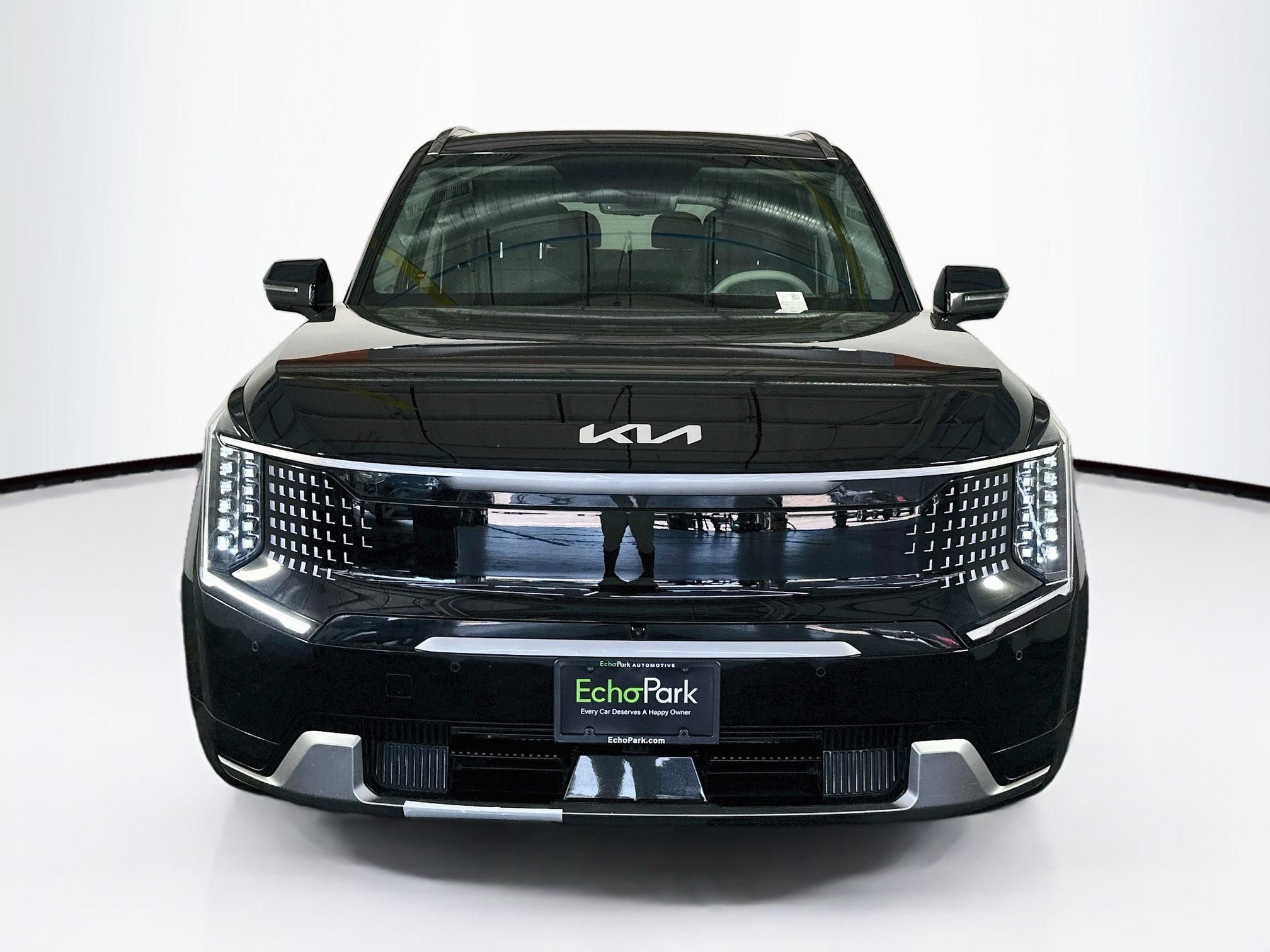 Used 2024 Kia EV9 Land AWD/4WD image 2