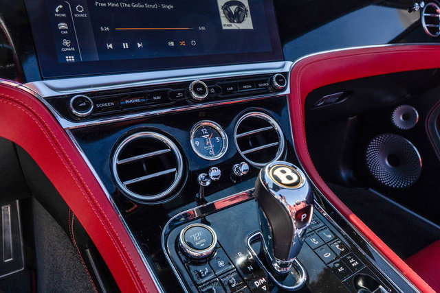 Used 2020 Bentley Continental GT V8 image 35