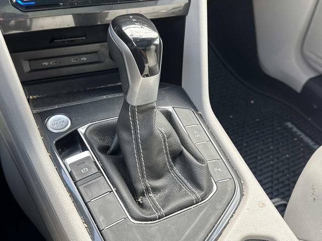 Certified 2024 Volkswagen Tiguan SE R-Line FWD image 22