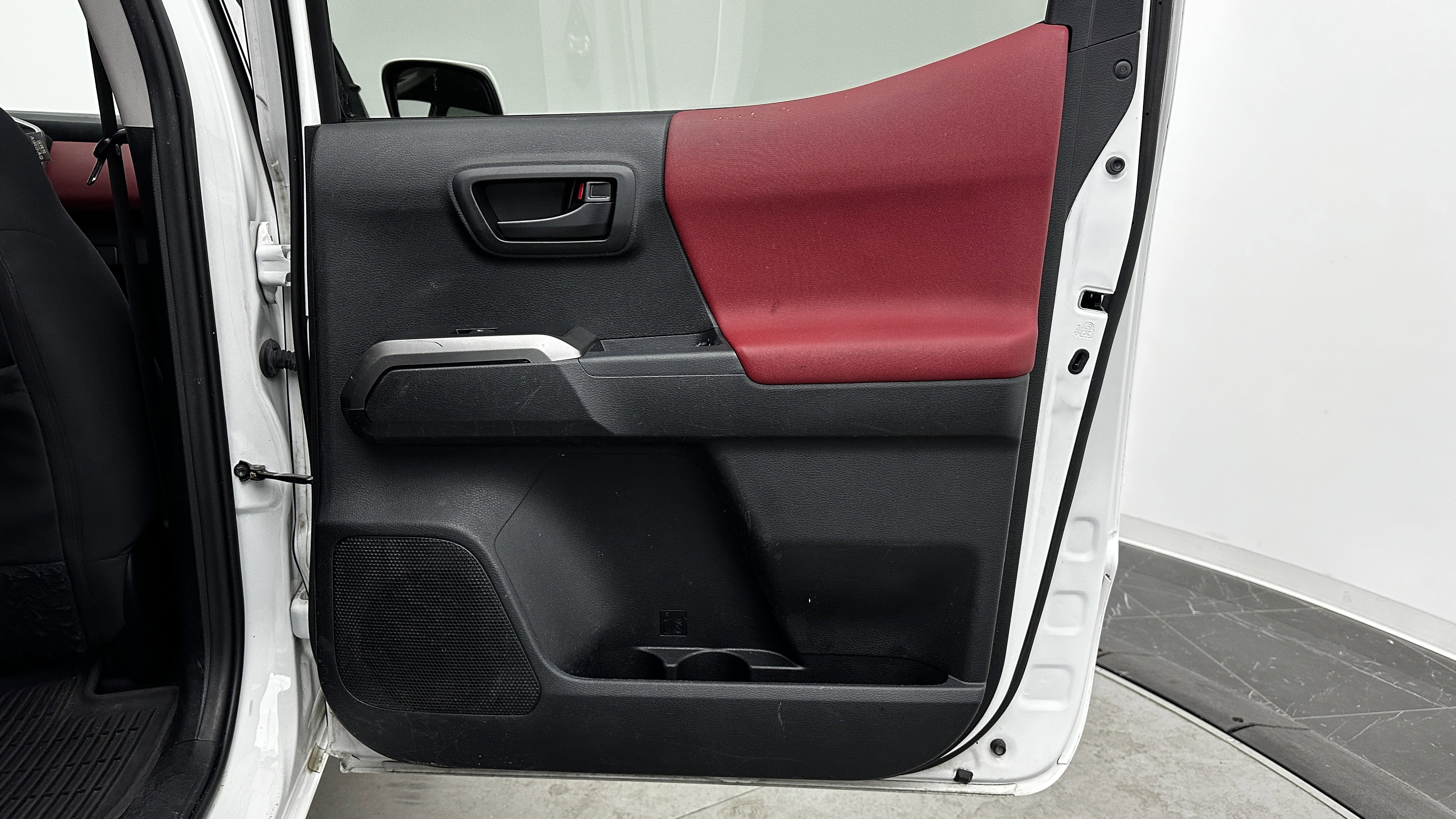 Used 2021 Toyota Tacoma SR5 image 29