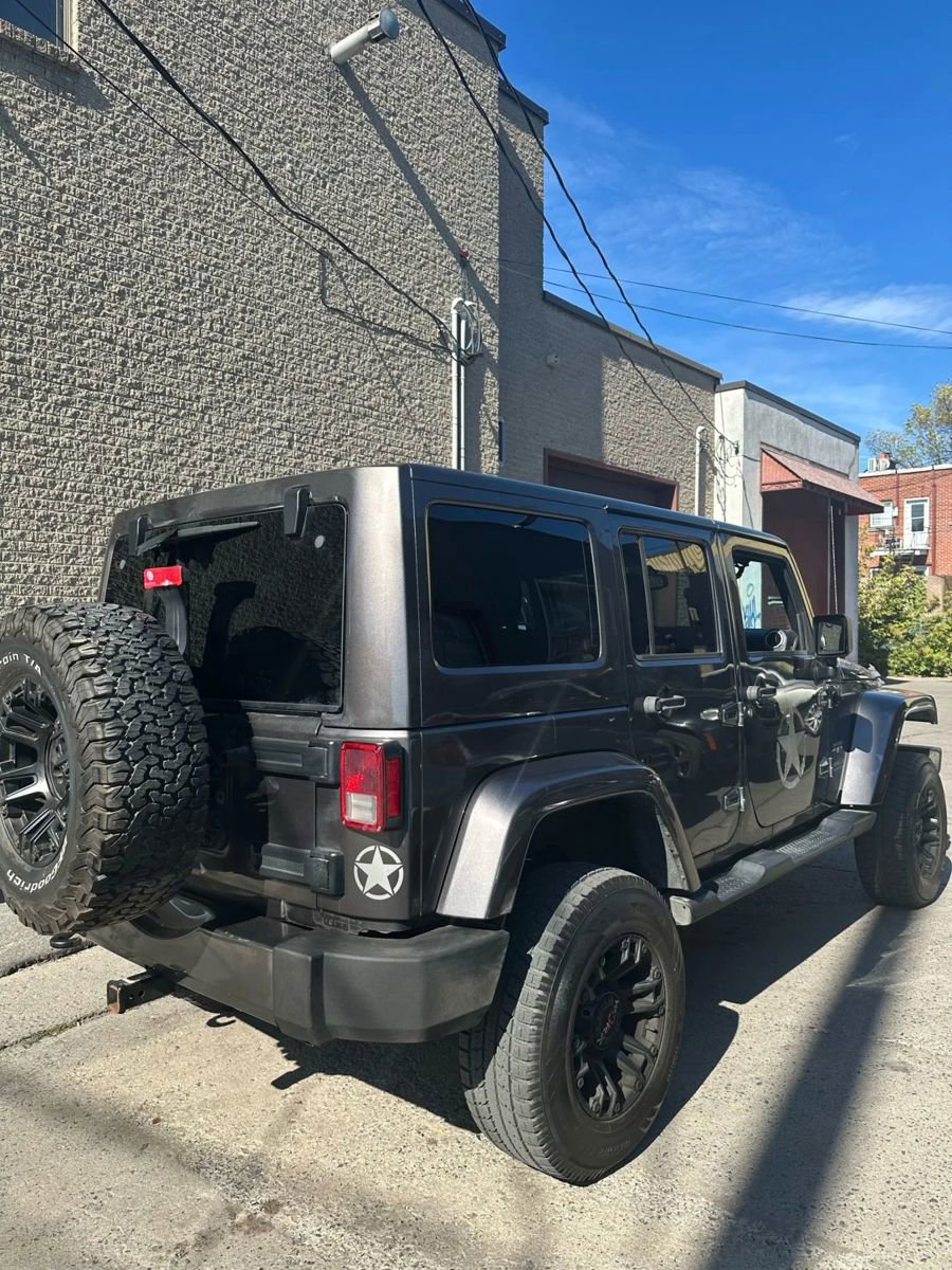 Used 2017 Jeep Wrangler Unlimited Sahara w/ Connectivity Group image 29