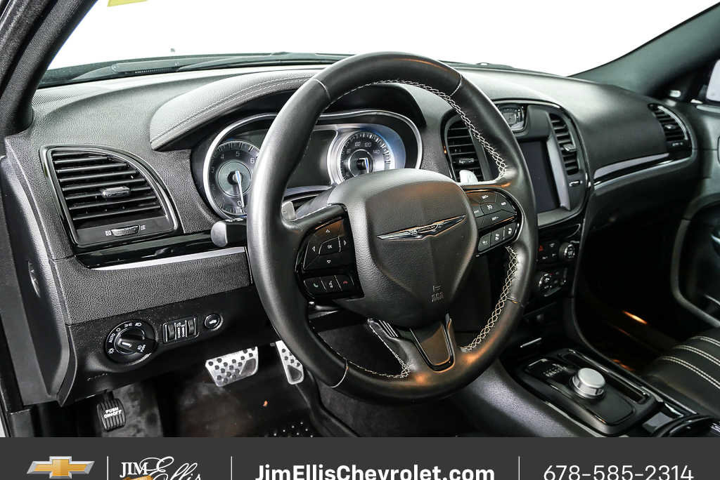 Used 2022 Chrysler 300 S w/ Safetytec Plus Group RWD image 4