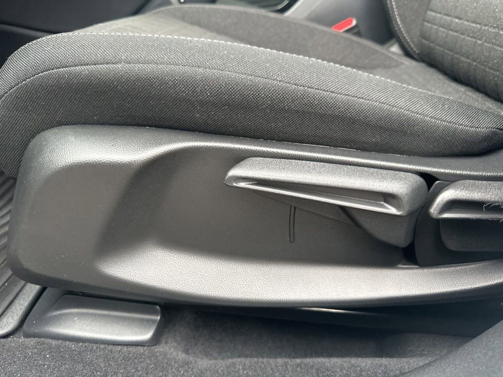 Used 2023 Honda HR-V LX image 12