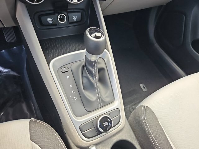 New 2025 Hyundai Venue SEL FWD image 21