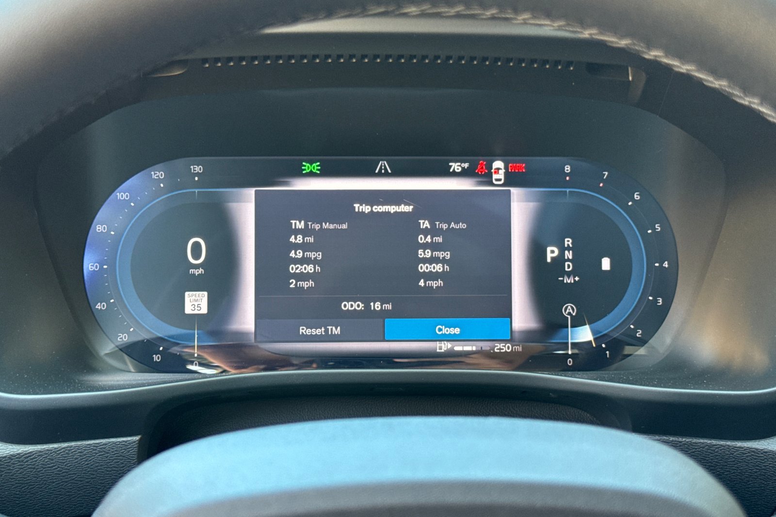 New 2025 Volvo XC40 B5 Core w/ Protection Package Premier image 23