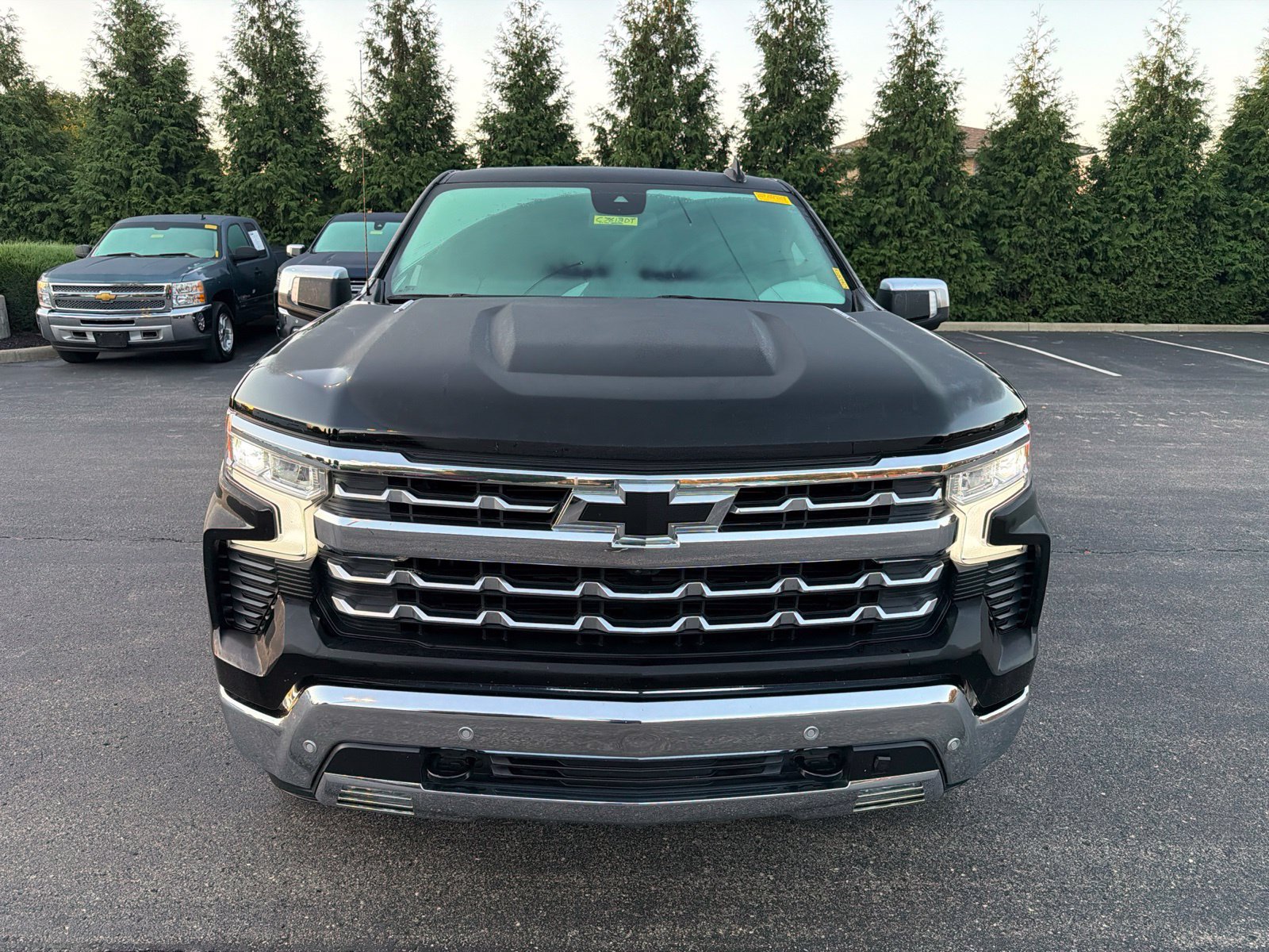 Used 2024 Chevrolet Silverado 1500 LTZ AWD/4WD image 8