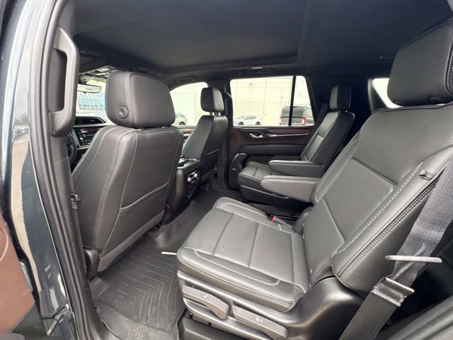 Used 2022 GMC Yukon Denali w/ Denali Premium Package AWD/4WD image 12