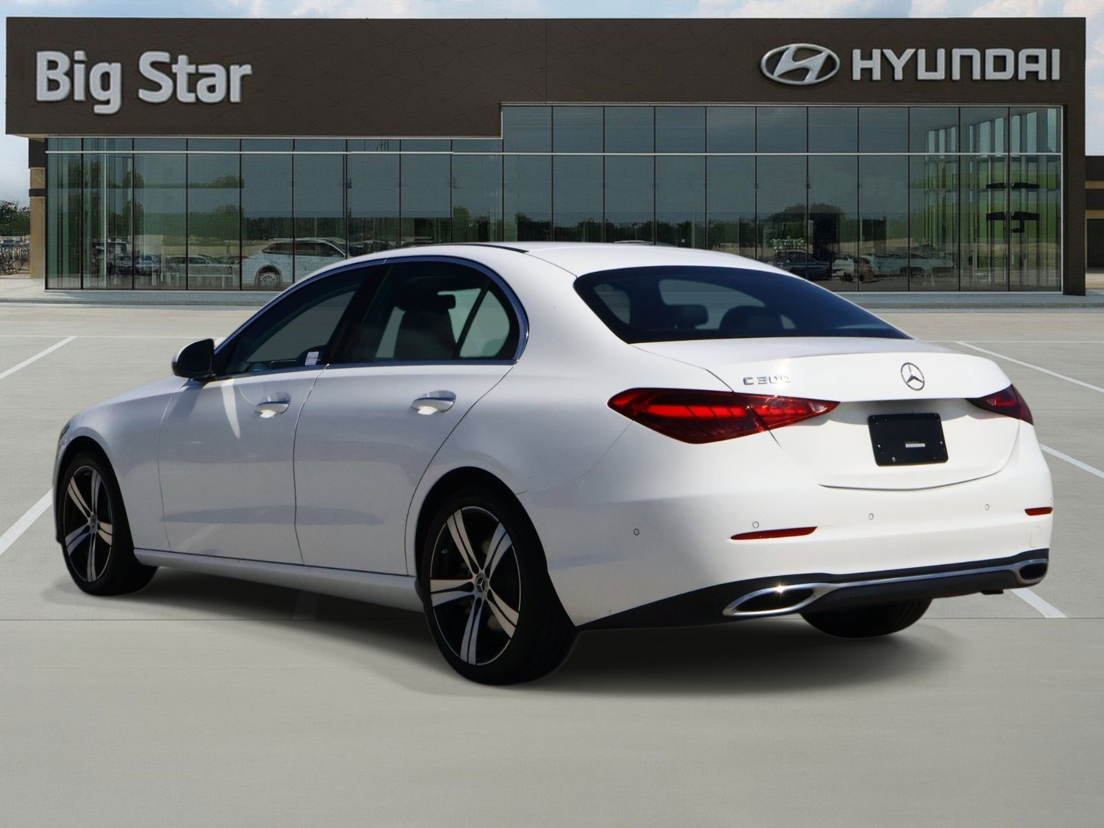 Used 2025 Mercedes-Benz C 300 Sedan image 3