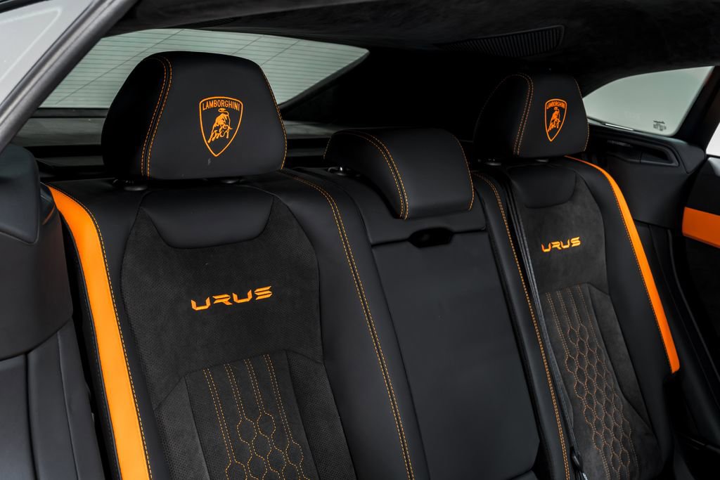 Used 2023 Lamborghini Urus S AWD/4WD image 35