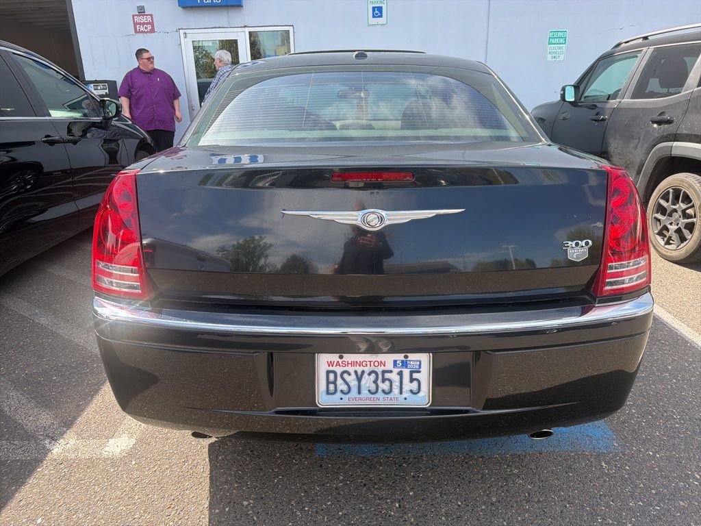 Used 2009 Chrysler 300 C image 4