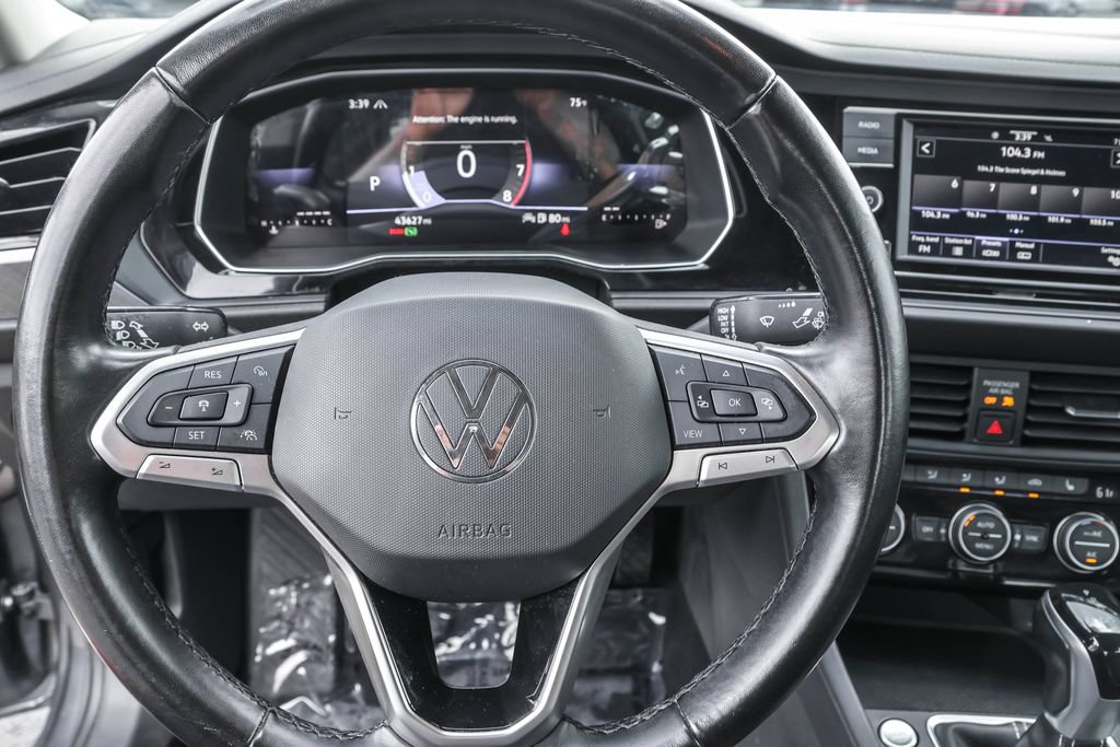 Certified 2023 Volkswagen Jetta SE FWD image 17