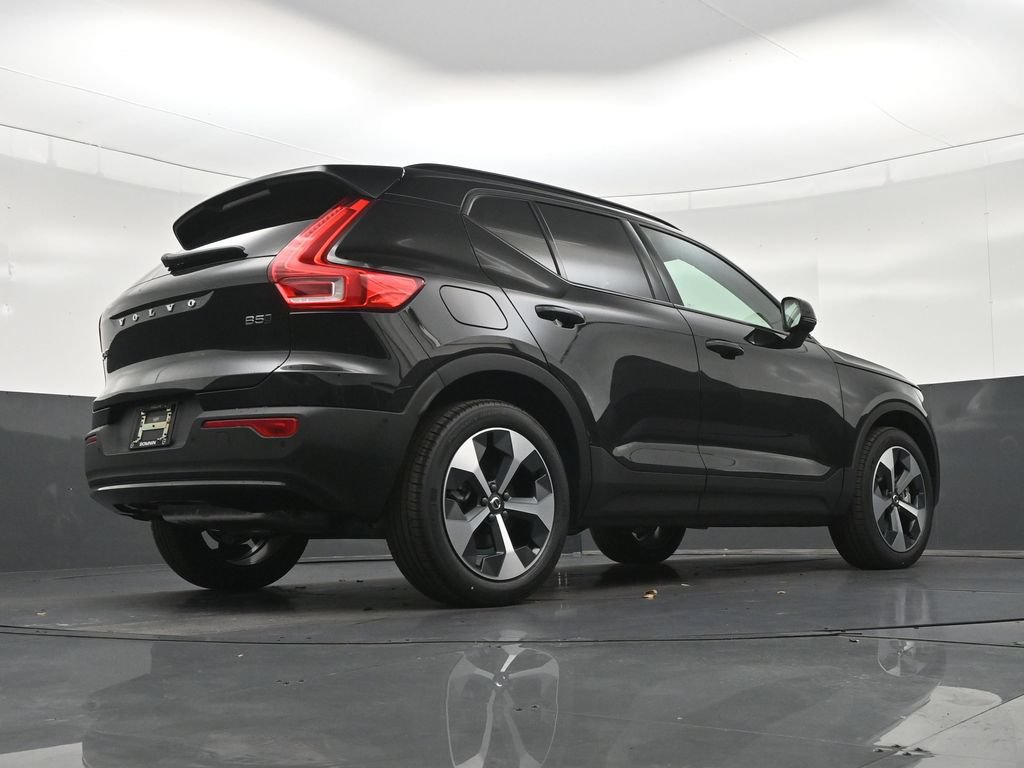 New 2026 Volvo XC40 B5 Plus w/ Protection Package Premier AWD/4WD image 25