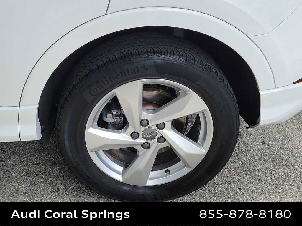 Used 2020 Audi Q3 2.0T Premium image 16