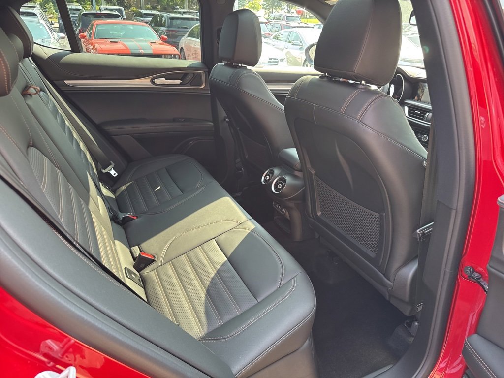 New 2025 Alfa Romeo Stelvio Sprint image 23