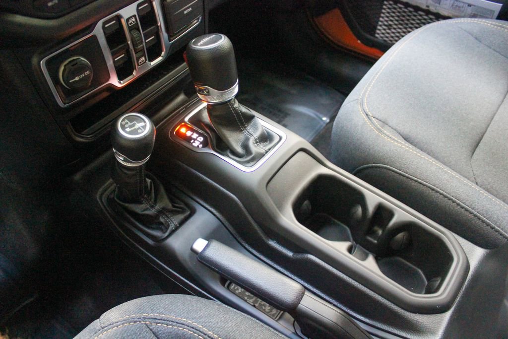 New 2025 Jeep Gladiator Sport image 19