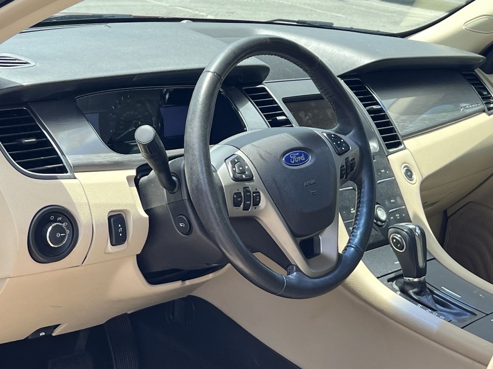 Used 2013 Ford Taurus SEL FWD image 15
