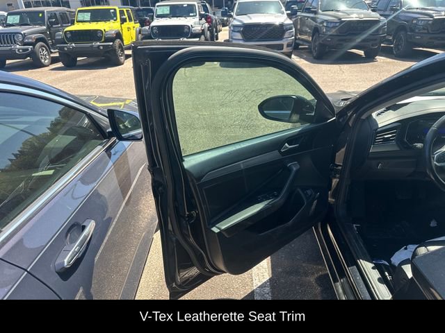 Used 2022 Volkswagen Jetta SE image 19
