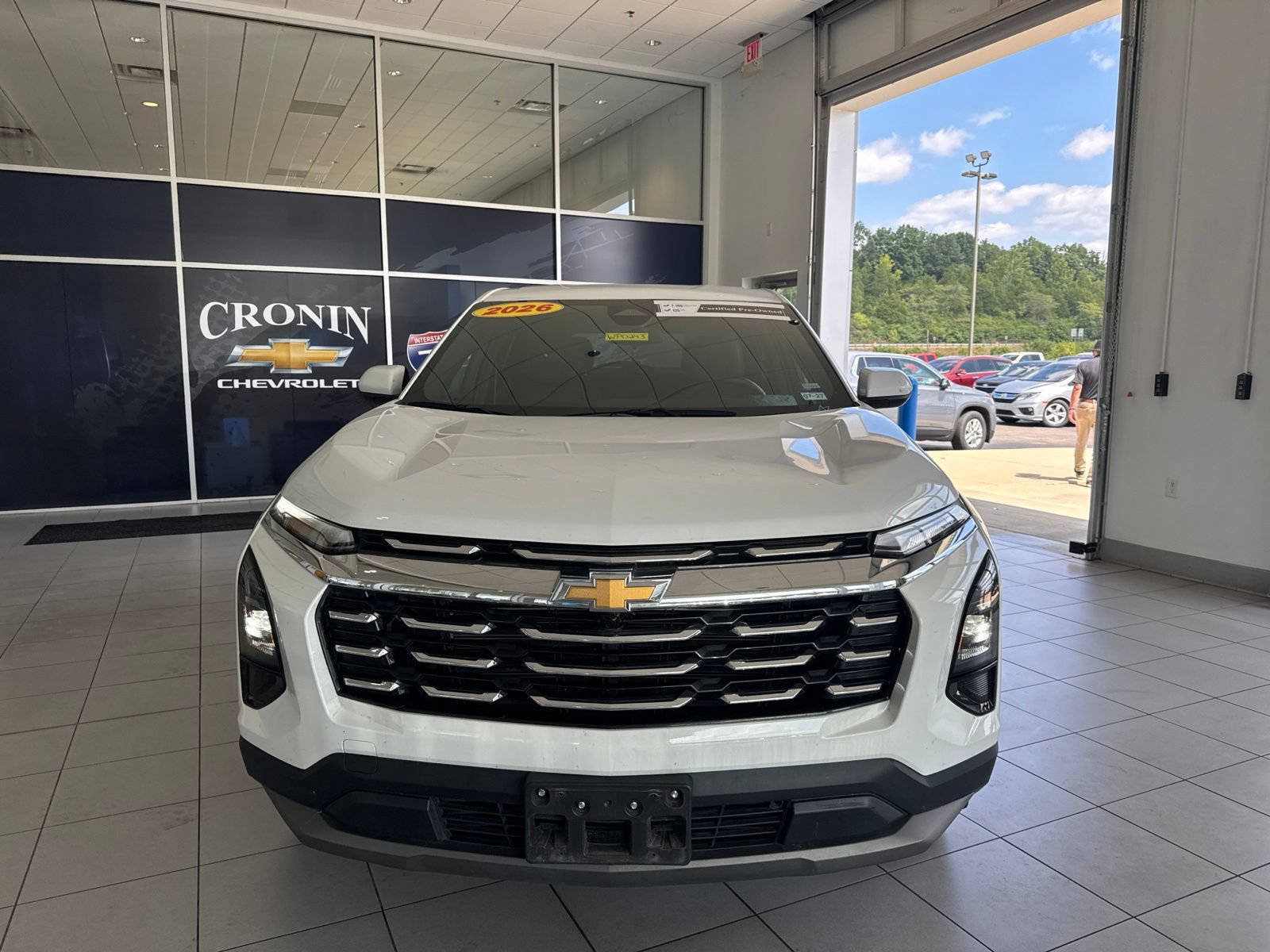 Used 2026 Chevrolet Equinox LT w/ Convenience Package II FWD image 2