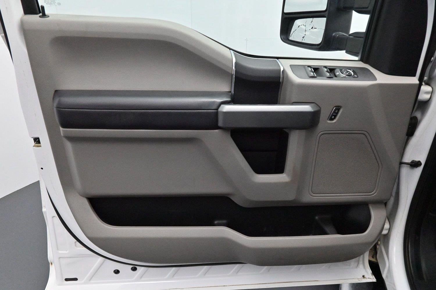 Used 2017 Ford F250 XLT AWD/4WD image 9