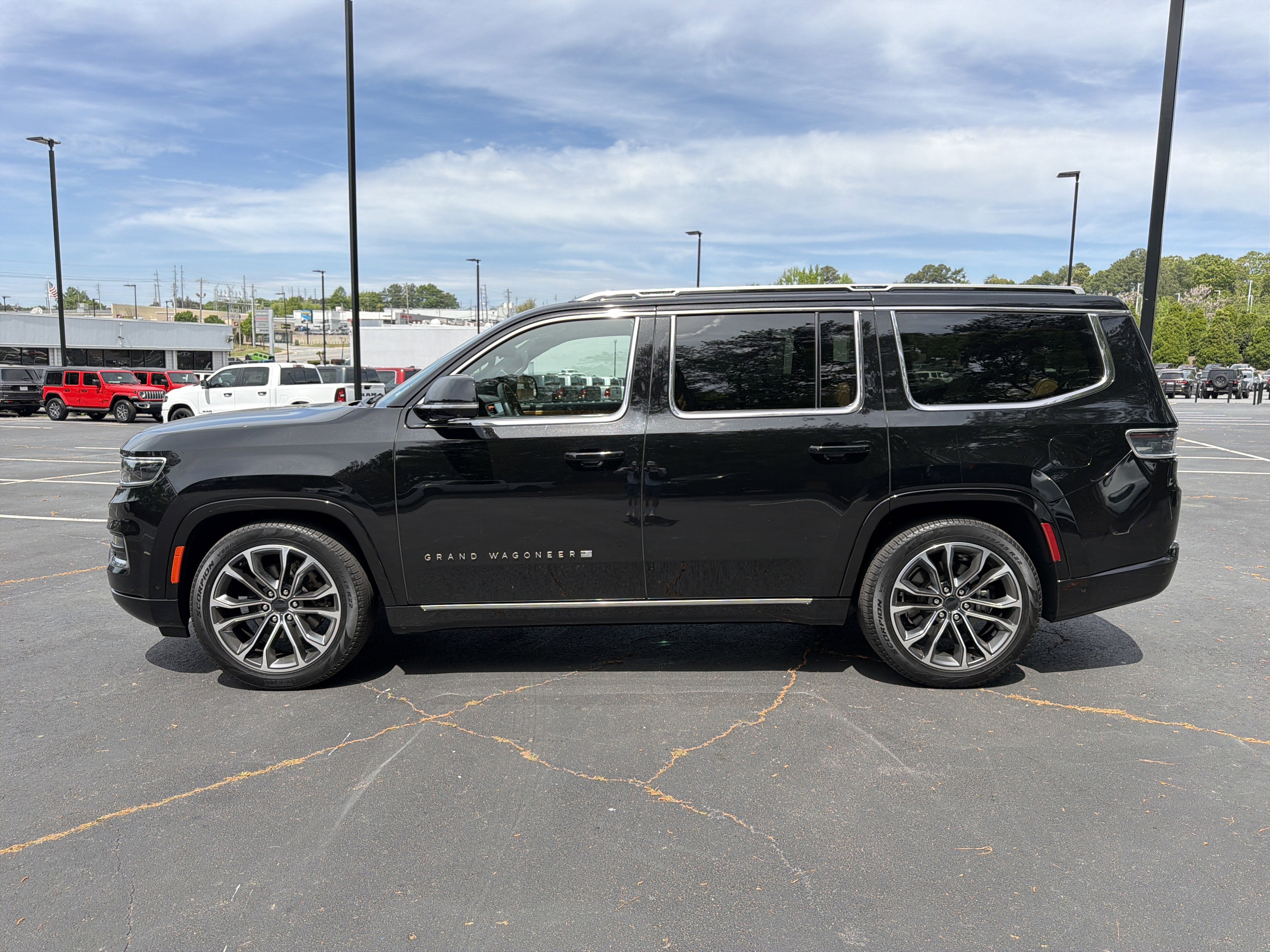 Used 2025 Jeep Grand Wagoneer Series III w/ Rear Seat Video Group 1 image 4
