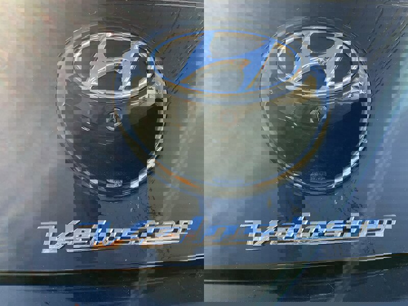 Used 2017 Hyundai Veloster Value Edition image 12