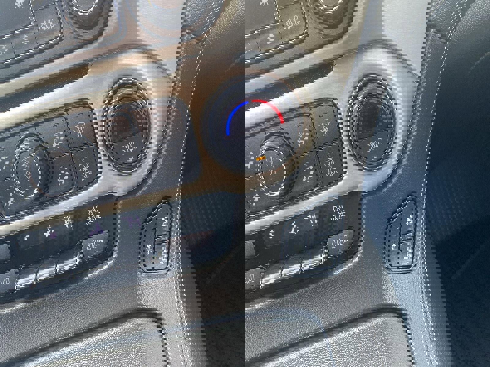 Used 2020 GMC Yukon Denali w/ Denali Premium Package image 45